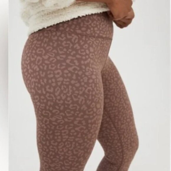 Aerie OFFLINE Leopard High Waisted Leggings - Medium in Brown Tones - Picture 7 of 8